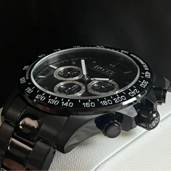Hugo Boss Men’s Black Dial Watch
Case Size: 44mm
MSRP: $525
Brand New original - Picture 6 of 10